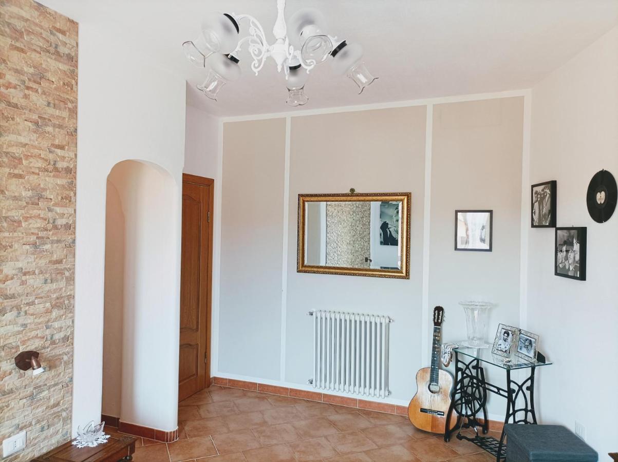 The Roses Garden Bed & Breakfast La Maddalena  Bagian luar foto